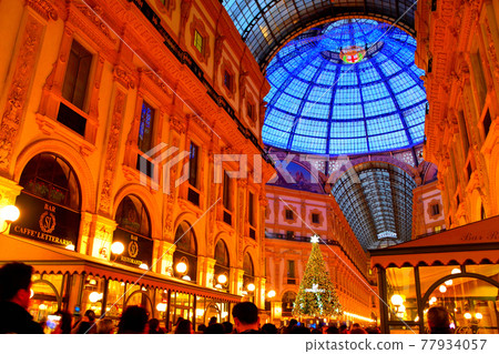 Galleria Vittorio Emanuele II at Milan Christmas 2 77934057