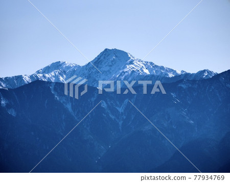 Kitadake (3,193m) from Yatsugatake Beauty Forest Observatory Kitadake (3,193m) from Yatsugatake Beauty Forest Observatory 77934769