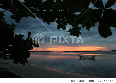 Dawn of a fishing village in eastern Parana, Brazil 77937732