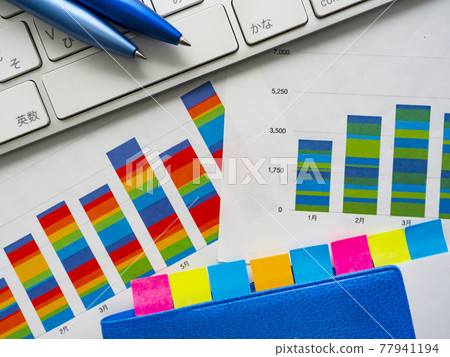 商業形象·圖形·鍵盤·筆記本 77941194