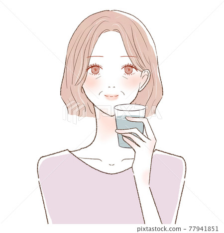 中年婦女飲用水 77941851