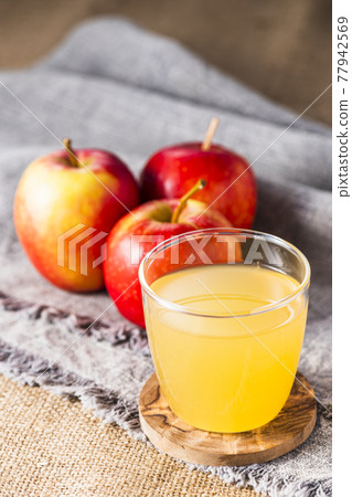蘋果汁 蘋果汁 77942569