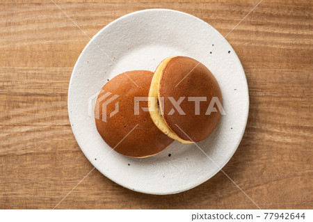 Dorayaki 77942644