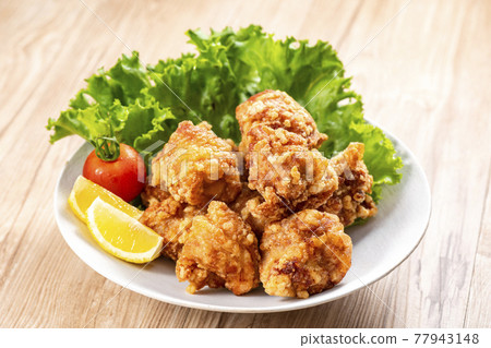Deep-fried chicken 77943148