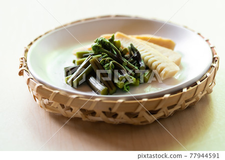Lightly pickled bracken and Moso bamboo 77944591