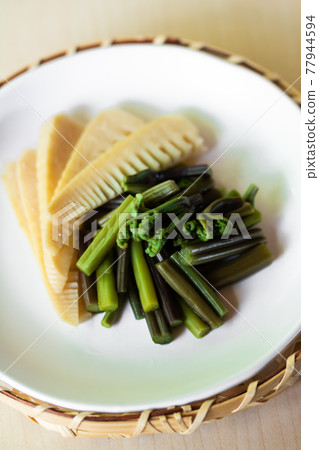 輕醃蕨菜和毛竹 輕醃蕨菜和毛竹 77944594