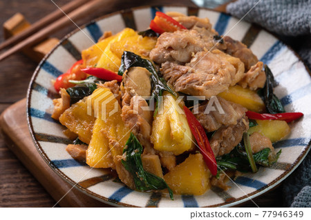 鳳梨三杯雞 鳳梨 三杯雞 雞肉 肉 炒菜 Pineapple Three Cup Chicken 鳳梨三杯雞 鳳梨 三杯雞 雞肉 肉 炒菜 Pineapple Three Cup Chicken 77946349