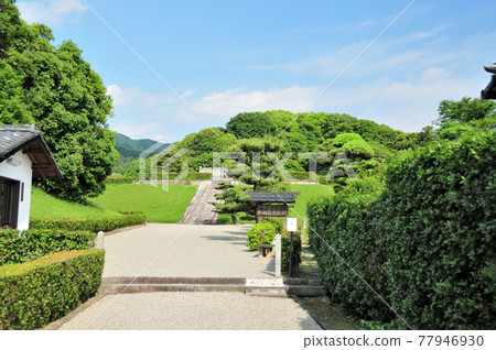Emperor Chongjin Mausoleum (Tumulus of Emperor Gyoto) [Tenri City, Nara Prefecture] 77946930