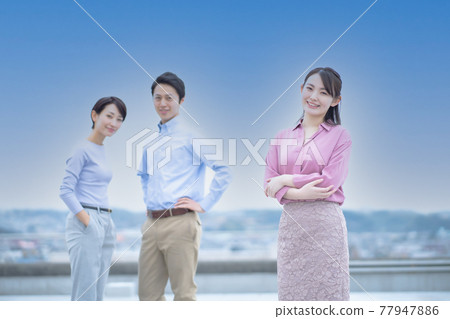 Casual business team Casual business team 77947886