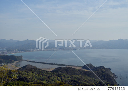 One of the eight views of Senzaki, Nami-no-Hashidate and Lake Qinghai One of the eight views of Senzaki, Nami-no-Hashidate and Lake Qinghai 77952113