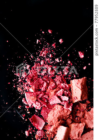 Crushed cosmetics, mineral organic eyeshadow, blush and cosmetic powder isolated on black background, makeup and beauty banner, flatlay design 77952889