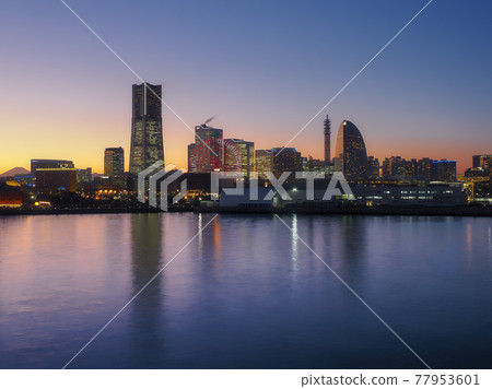 Evening view of Minato Mirai and Mt. Fuji / Minato Mirai 21, Yokohama, Japan 77953601