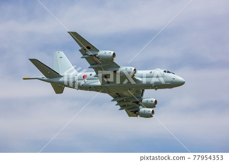 Domestic state-of-the-art P-1 patrol aircraft flight (Ayase City, Kanagawa) 77954353