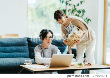 Relax young men and women Relax young men and women 77954681