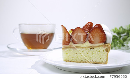 Strawberry tart and tea set (afternoon tea time) Strawberry tart and tea set (afternoon tea time) 77956960