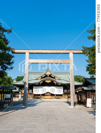 [Vertical position] Yasukuni Shrine 77958368