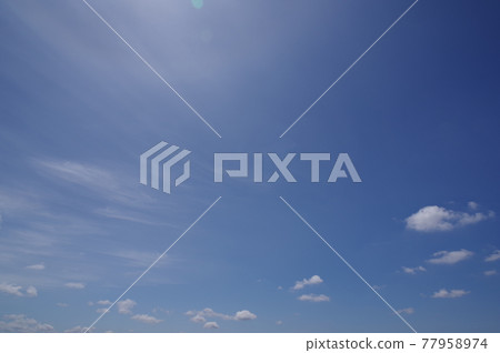 [Background material] Sky (rainy season) 77958974