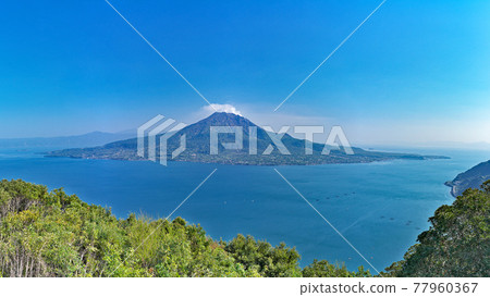 [Sakurajima from the Terayama Park Observatory] (High resolution version) Yoshino-cho, Kagoshima City, Kagoshima Prefecture 77960367