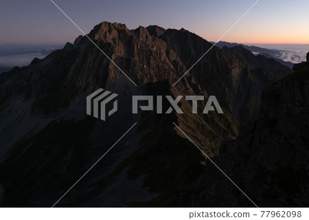 Hotaka mountain range approaching dusk Hotaka mountain range approaching dusk 77962098