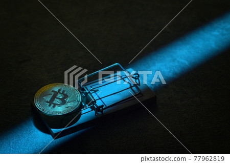 Abstract mouse trap with cryptocurrency Bitcoin Abstract mouse trap with cryptocurrency Bitcoin 77962819