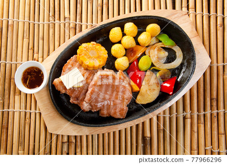 Japanese marbled beef  Roast 77966296