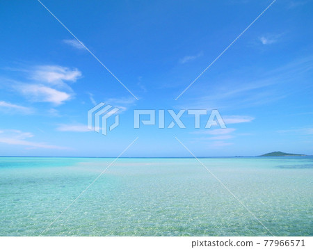 Okinawa Miyakojima Sea with outstanding transparency 77966571