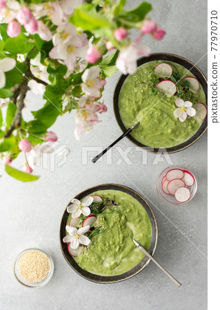 Creamy spinach broccoli soup Creamy spinach broccoli soup 77970710