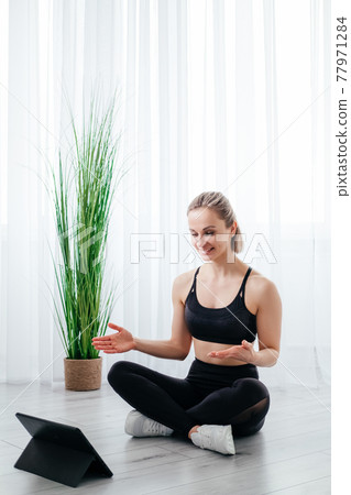 online sport training female trainer fitness 77971284