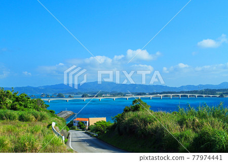 Okinawa's idyllic scenery of Kouri Island 77974441