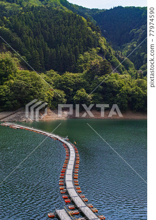 Tokyo / Floating bridge "Mugiyama's floating bridge / floating bridge" (drum can bridge), which is rare in Japan Tokyo / Floating bridge "Mugiyama's floating bridge / floating bridge" (drum can bridge), which is rare in Japan 77974590
