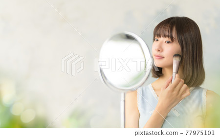 美女形象 77975101
