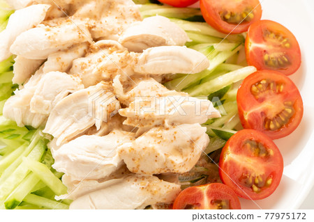Bon bon chicken salad up. 77975172