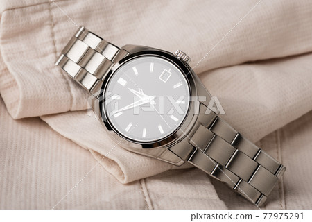 luxury men wristwatch 77975291