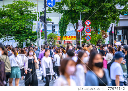 擴大了日本東京城市景觀的 9 個都道府縣的申報。與電暈災難之前相同的威脅 = 5 月 15 日，澀谷 77976142