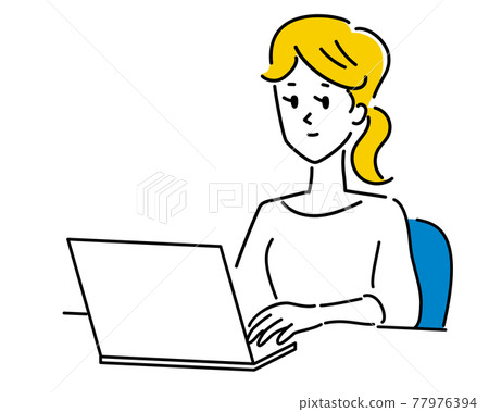 操作個人電腦的微笑女性插畫素材 操作個人電腦的微笑女性插畫素材 77976394