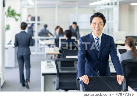 Office businessman 77977389