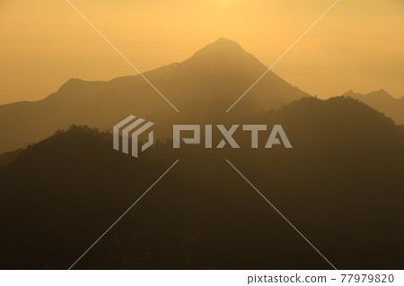 Shibutoge橫手山的日落和日落 77979820