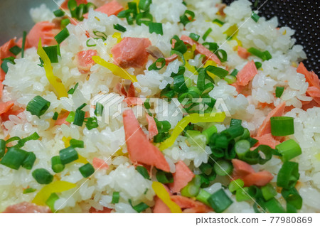 Mixed rice with rice and salmon Mixed rice with rice and salmon 77980869