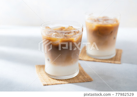 Ice caffe latte Ice caffe latte 77982529