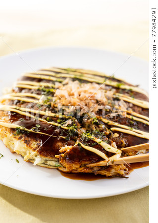 Okonomiyaki 77984291