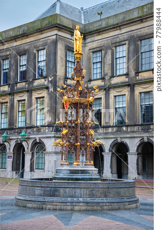 Fountain in the Binnenhof complex. The Hague, Nethernalnds 77988444