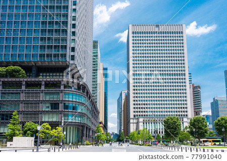Shin Marunouchi Building 77991040
