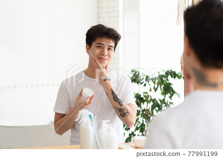 Cosmetics for men, moisturizers and skin care. Treatment and procedures at home Cosmetics for men, moisturizers and skin care. Treatment and procedures at home 77991199