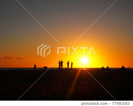 [Hawaii] One Sunday dusk spent with friends 77992083