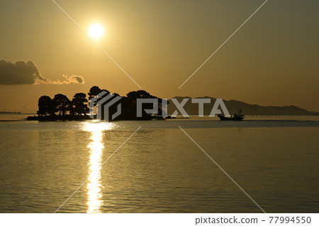 Dusk of Lake Shinji Dusk of Lake Shinji 77994550