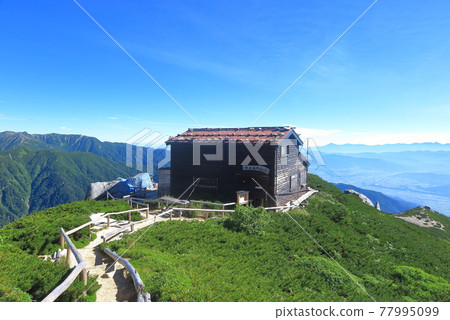 A mountain lodge on Mt. Utsugi in the Central Alps, Mt. Utsugi Komamine Hutte 77995099
