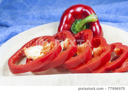 Sliced sweet pepper Sliced sweet pepper 77996970