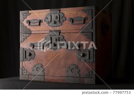 Sado ship chest of the Meiji era 77997753