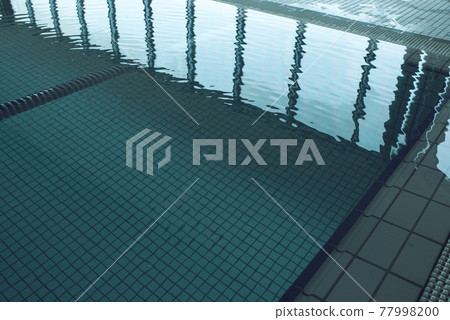 Fitness club 77998200