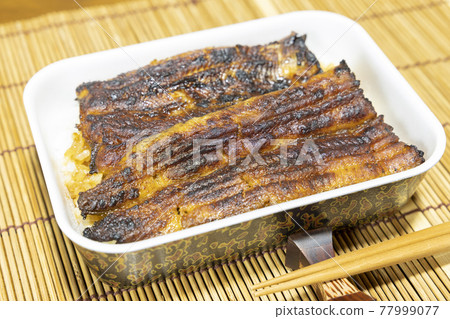 Delicious eel heavy lunch Delicious eel heavy lunch 77999077